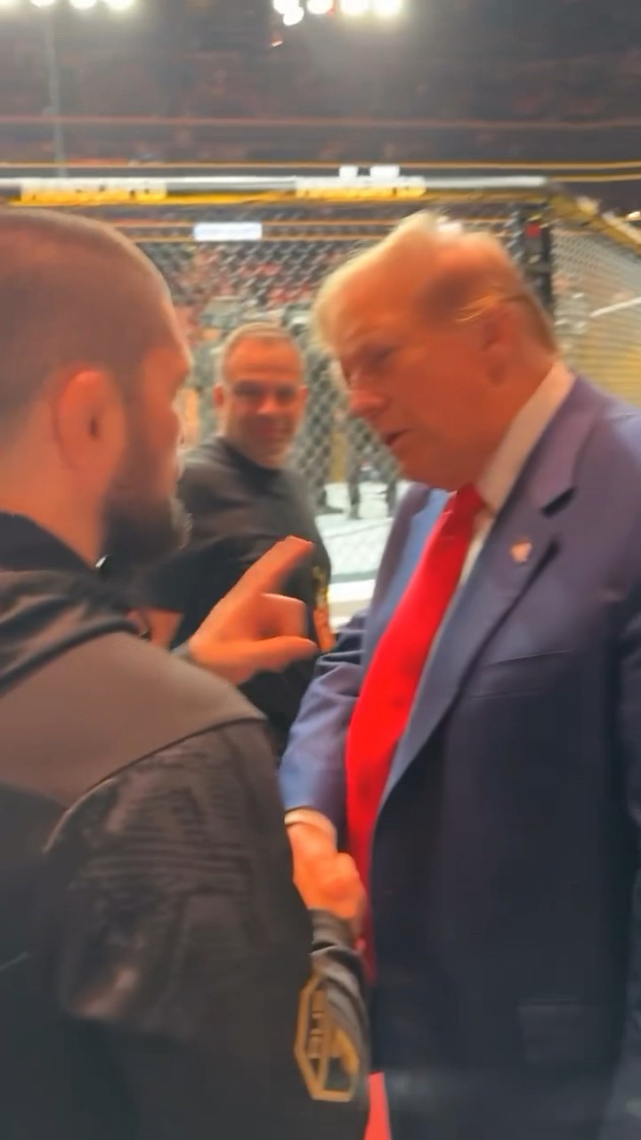 khabib-nurmagomedov-shakes-hands-with-donald-trump