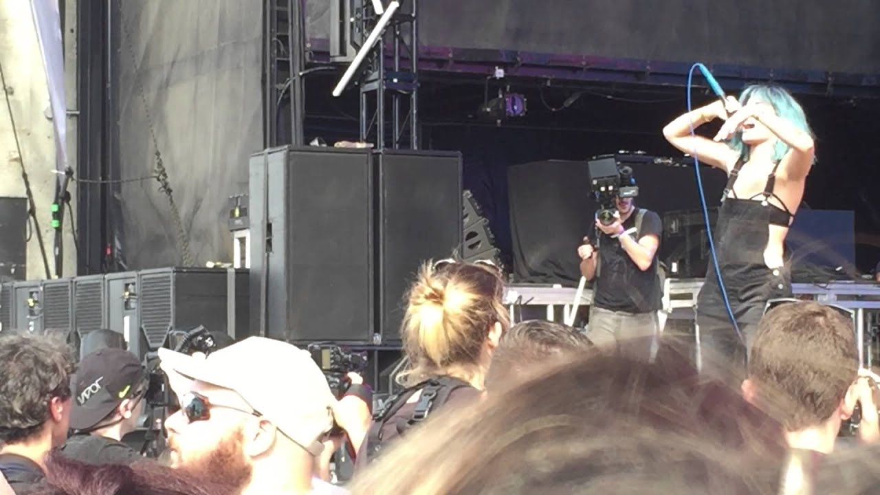 HALSEY - 'GHOST' LİVE (HD) @ THE BİLLBOARD HOT 100 FESTİVAL NY 08/22/2015
