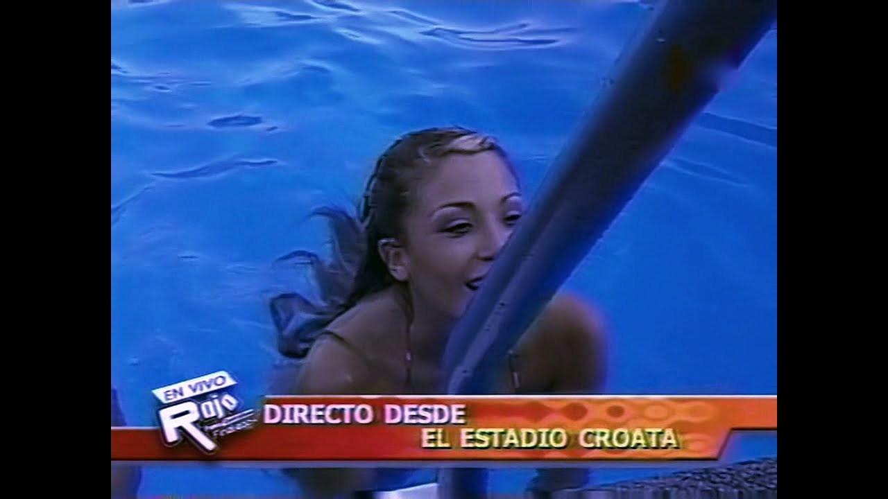 Yamna Lobos - Bikini