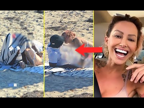 Puff Daddy Caught Kissing Model Tina Louise At The Beach!