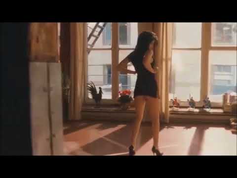 Penelope Cruz dancing