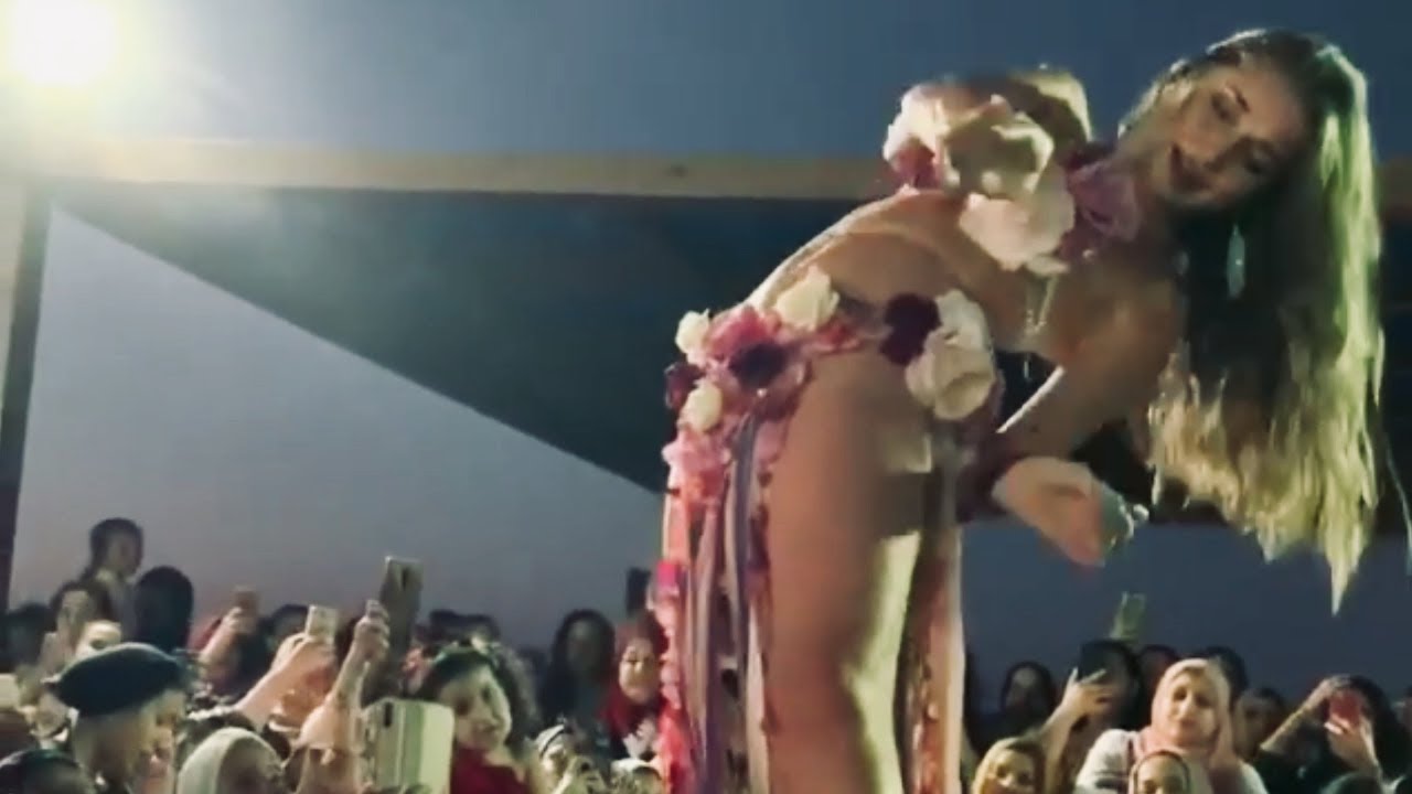 Anastasia performed in ladies beach La Femme / North Coast, Egypt. الراقصة انستازيا / الصحاب يلا.